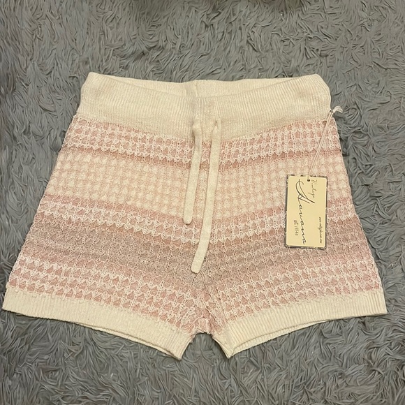 High waisted Knit Shorts Large NWT (pics) - Picture 5 of 9